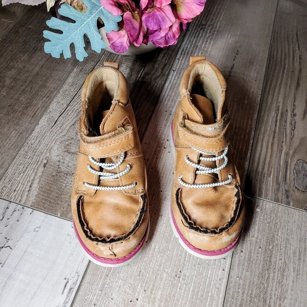 OshKosh B'gosh Baby Toddler Boy Tan Boots Size 8m
